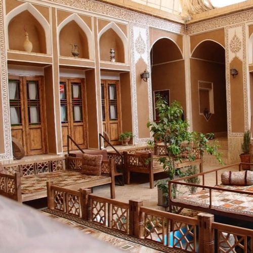 Royay Ghadim Traditional Hotel