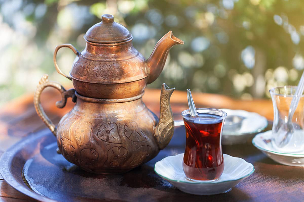 Turkish tea experience in Istanbul
